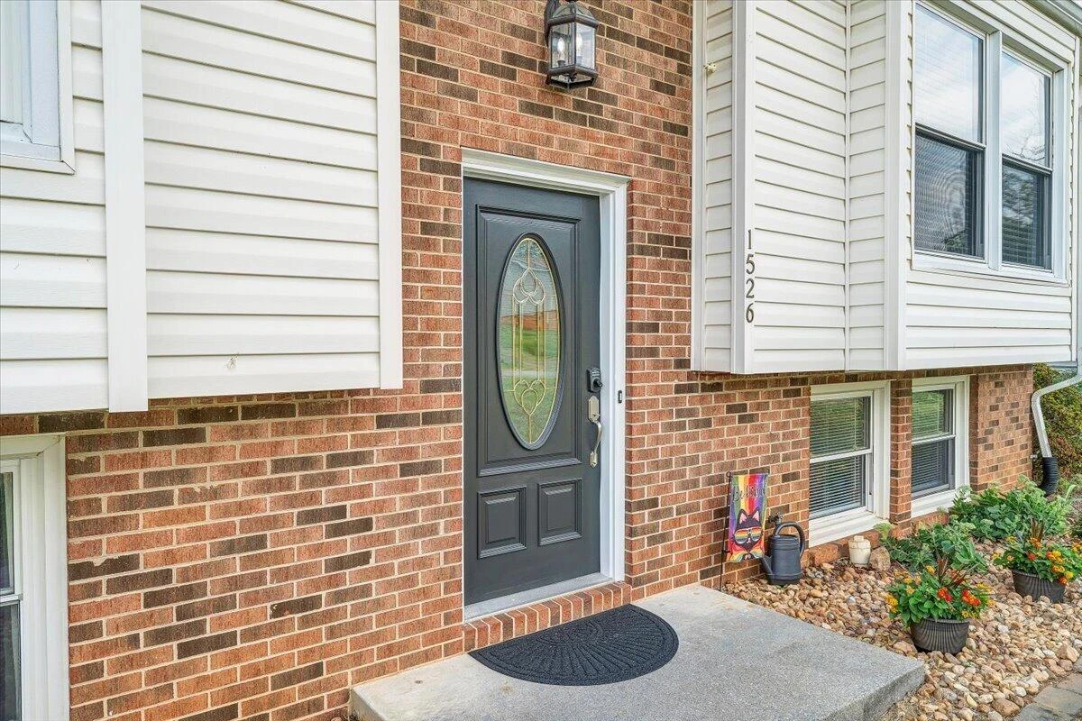 1526 Poplar AVE - Photo 3
