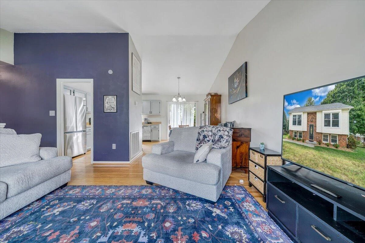 1526 Poplar AVE - Photo 7