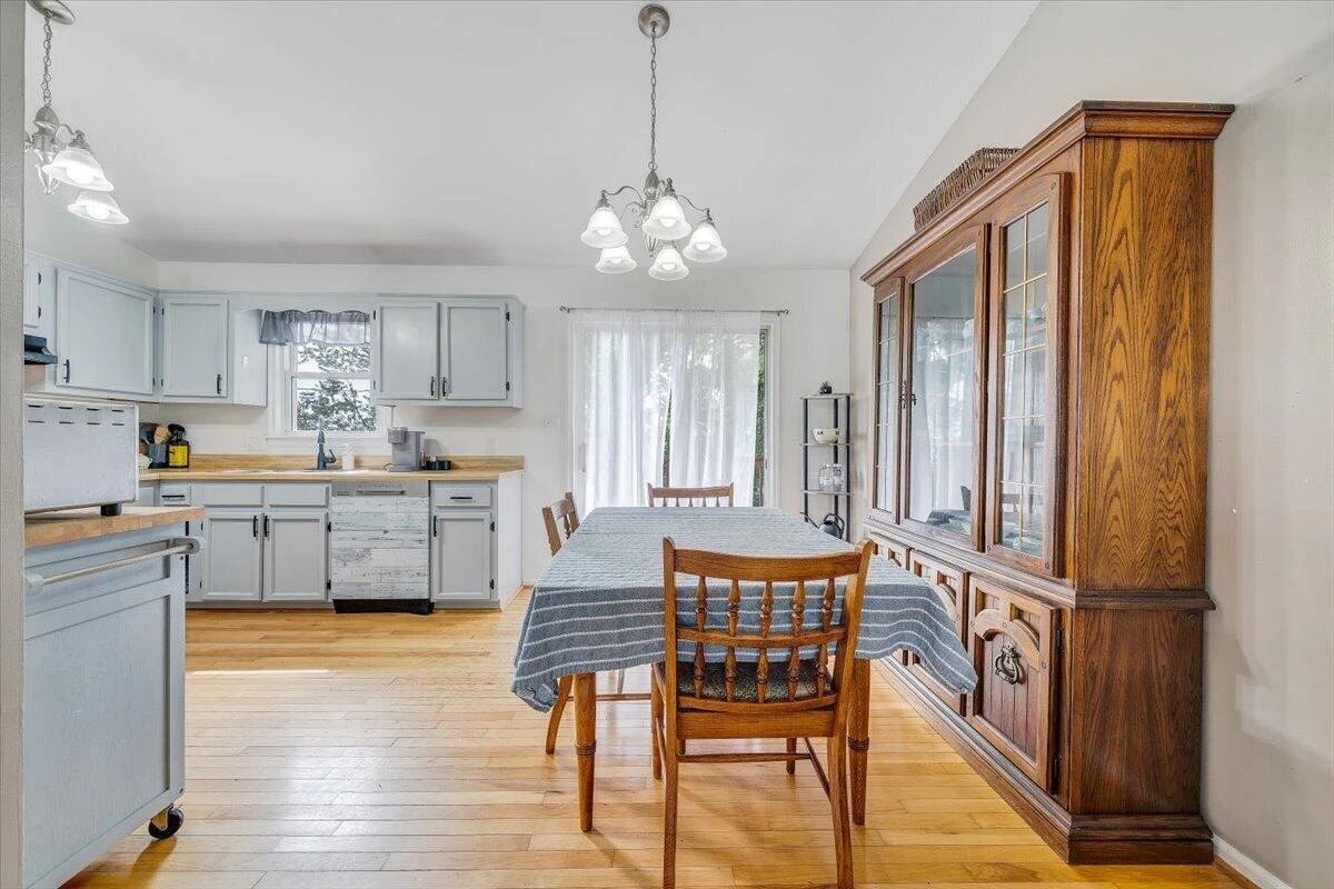 1526 Poplar AVE - Photo 8