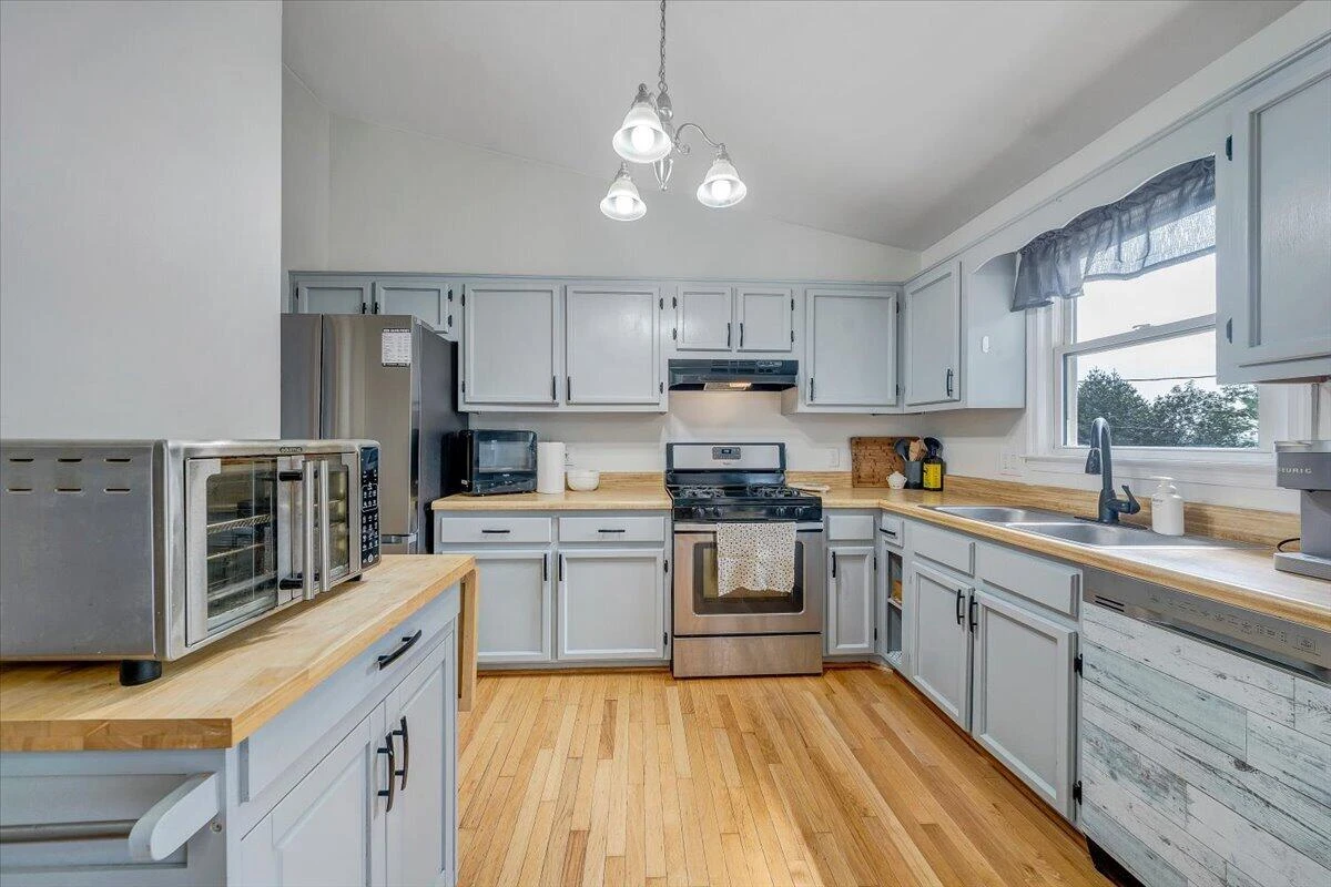 1526 Poplar AVE - Photo 11