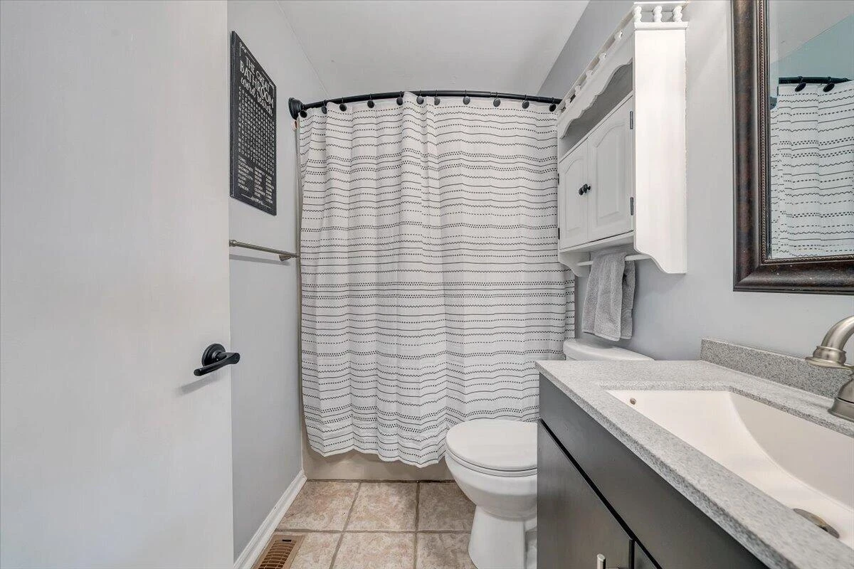 1526 Poplar AVE - Photo 18