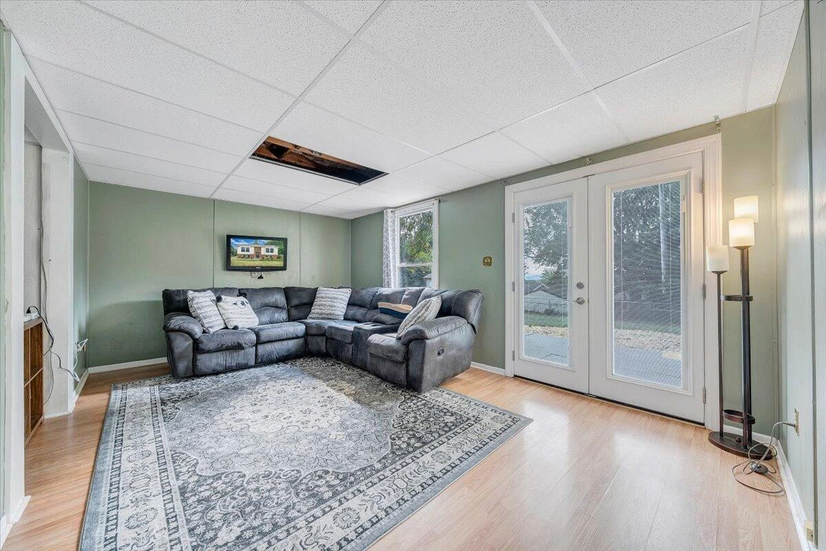 1526 Poplar AVE - Photo 19