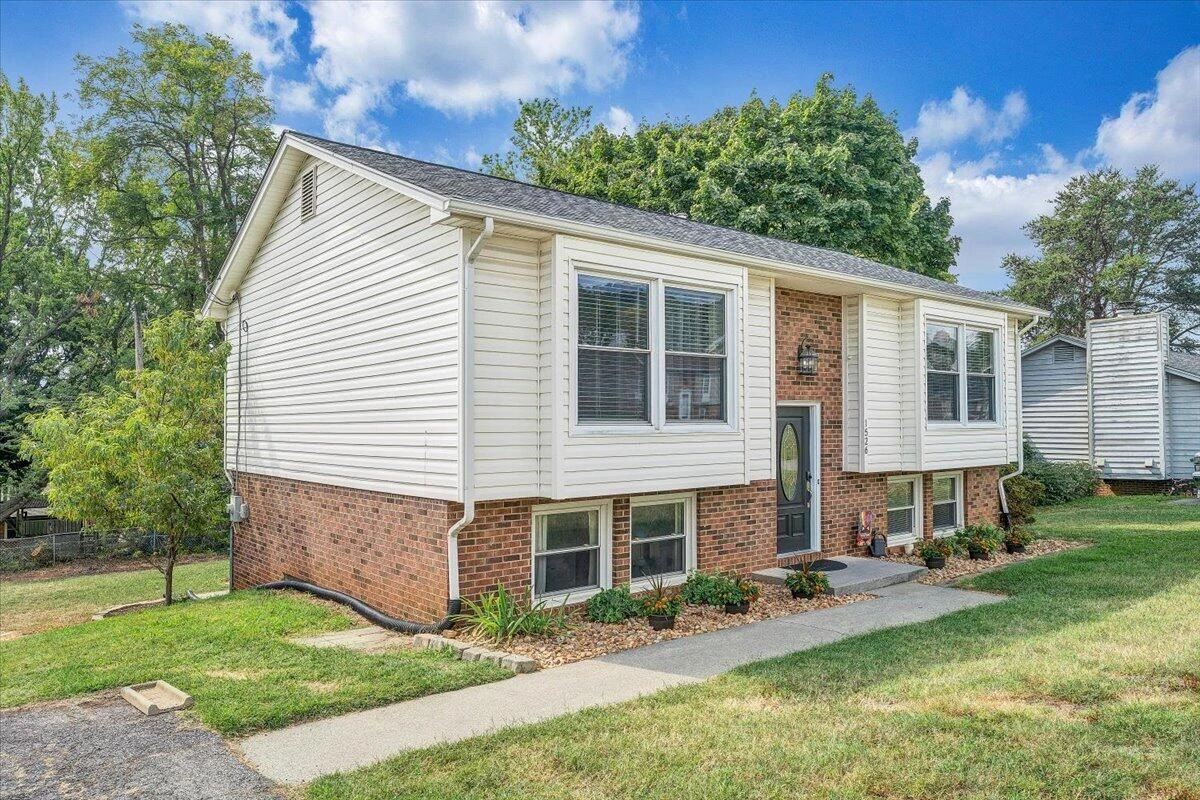 1526 Poplar AVE - Photo 31