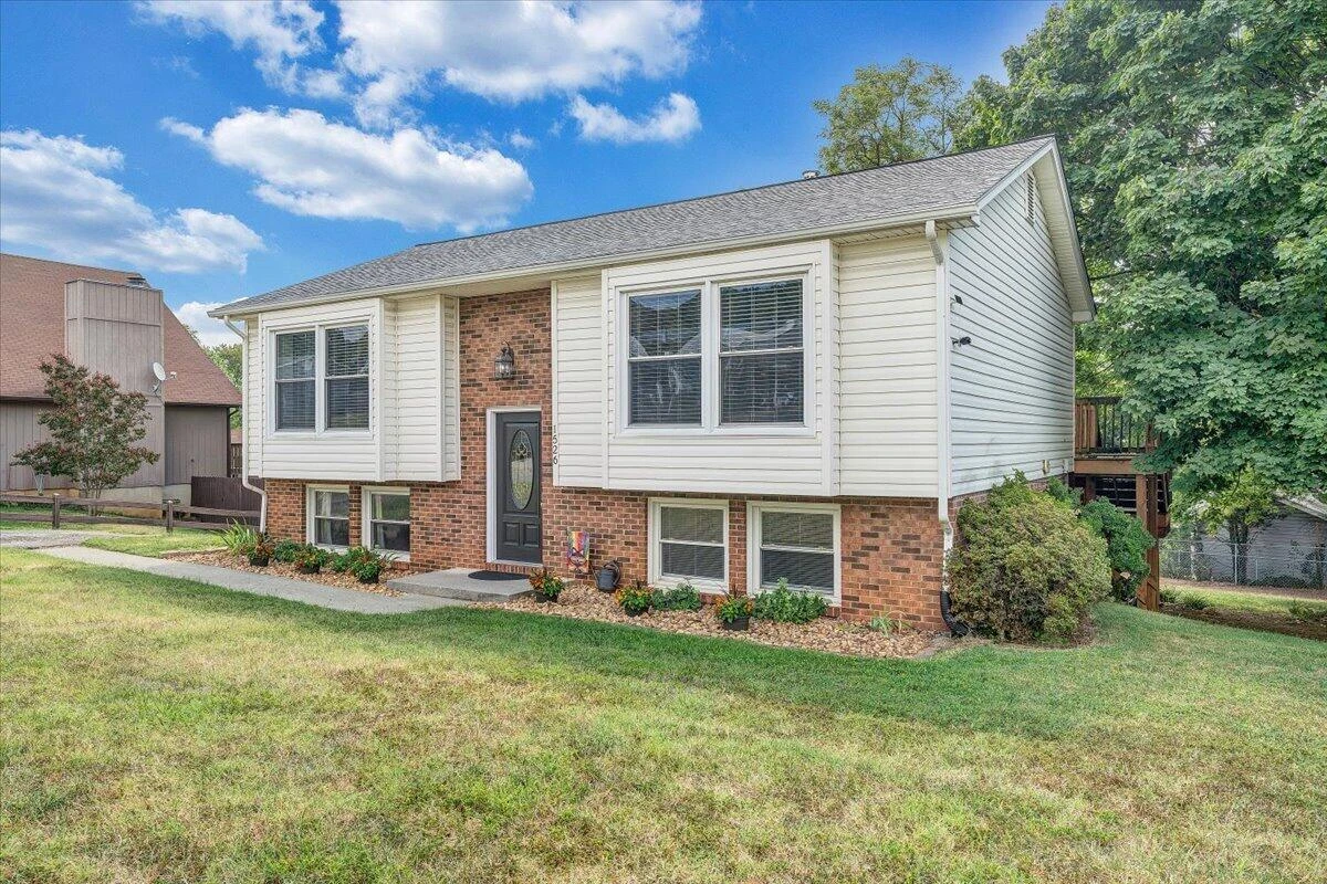 1526 Poplar AVE - Photo 33