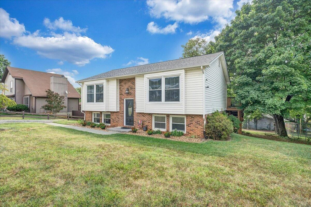 1526 Poplar AVE - Photo 34