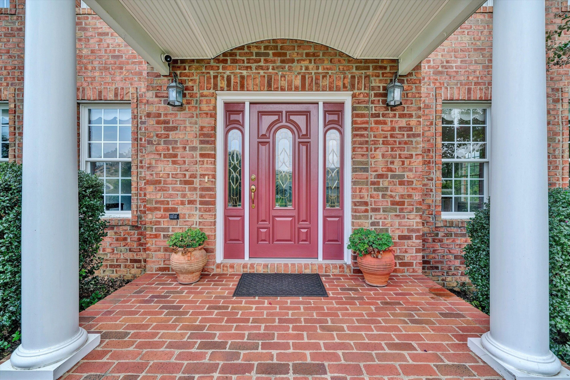 737 Scarlet DR - Photo 5