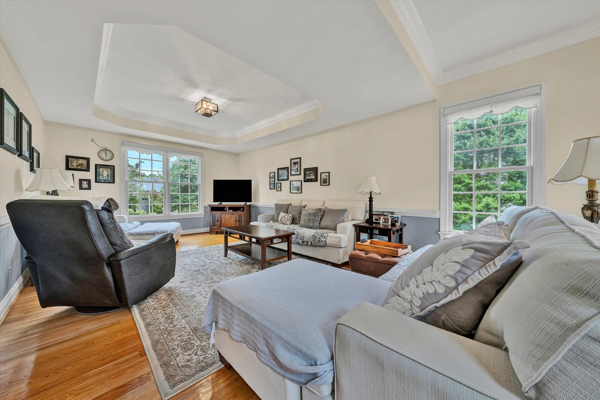 737 Scarlet DR - Photo 19