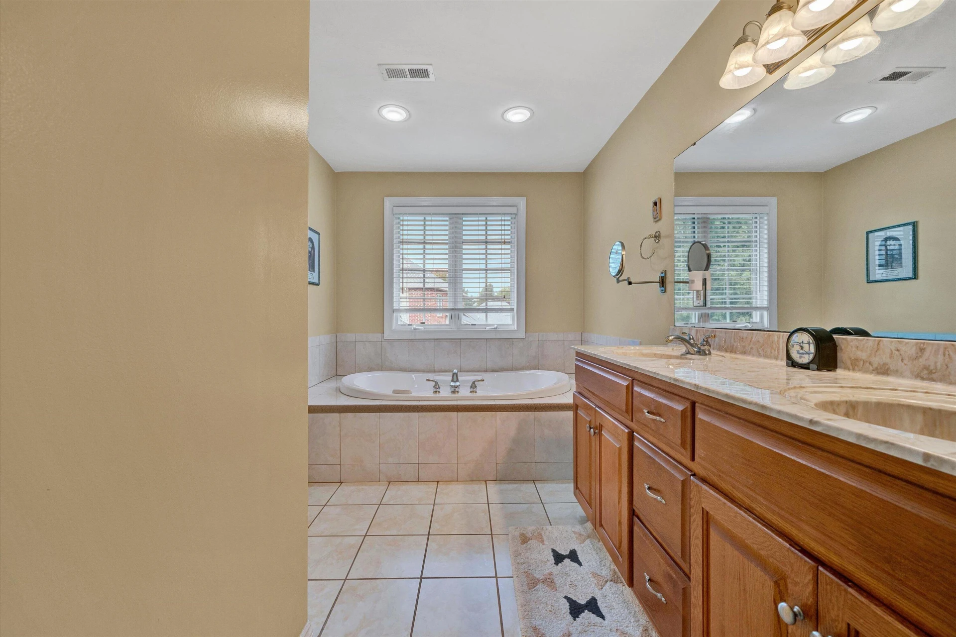 737 Scarlet DR - Photo 31