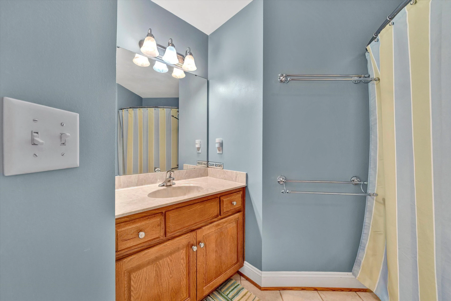 737 Scarlet DR - Photo 37