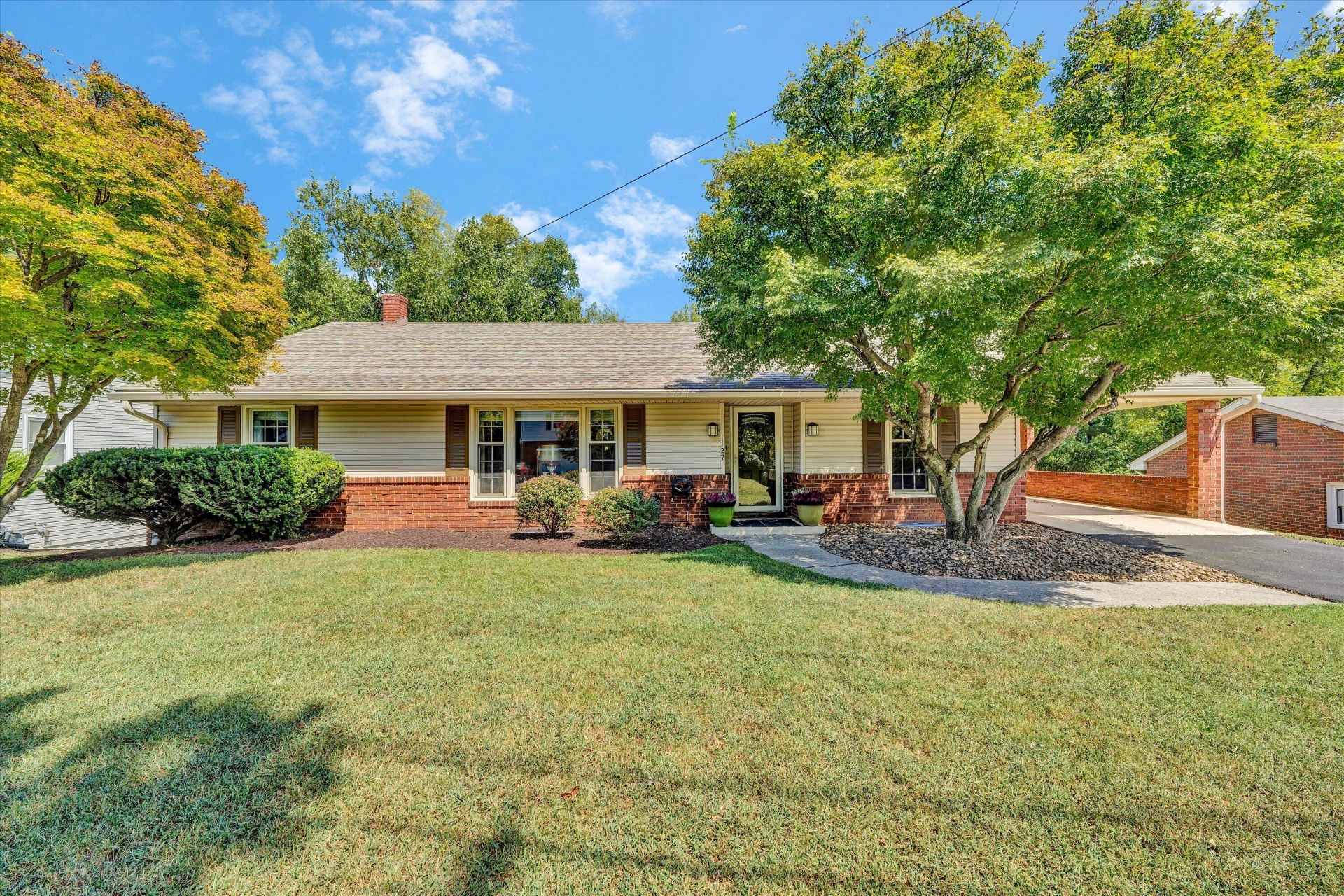 1127 Welch RD SW