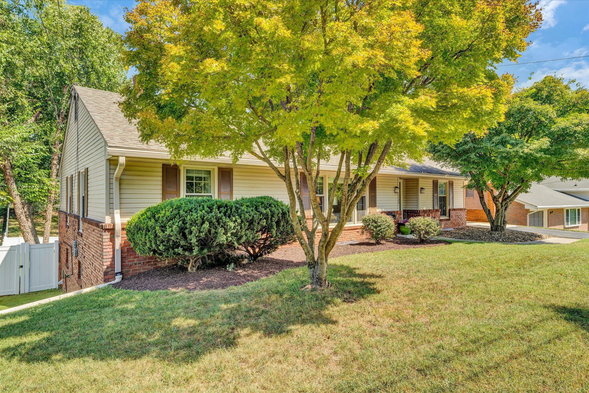 1127 Welch RD SW - Photo 2