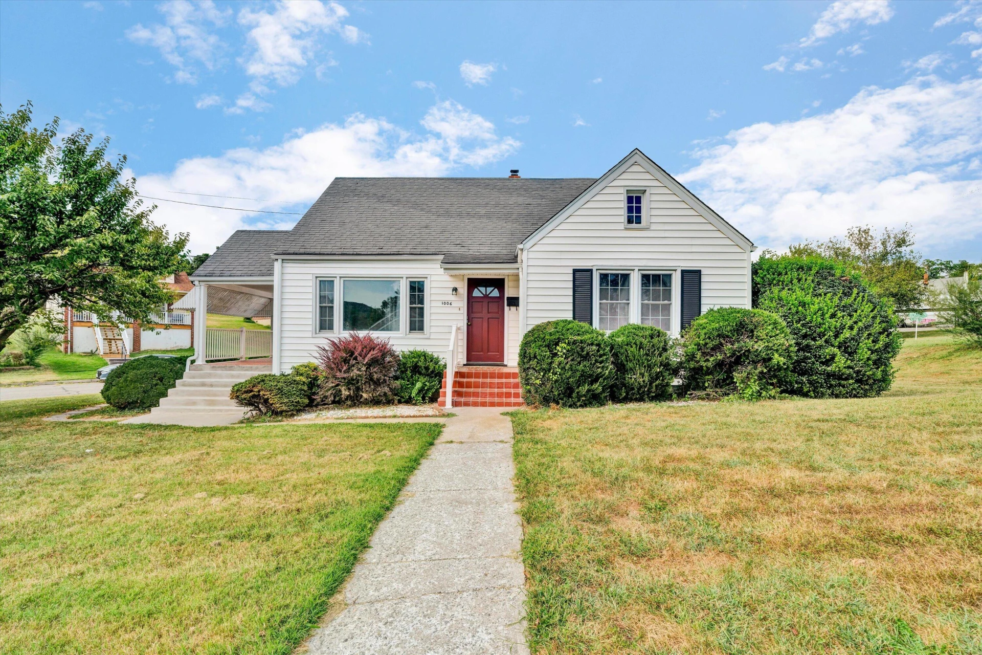1006 Woodrow AVE SE