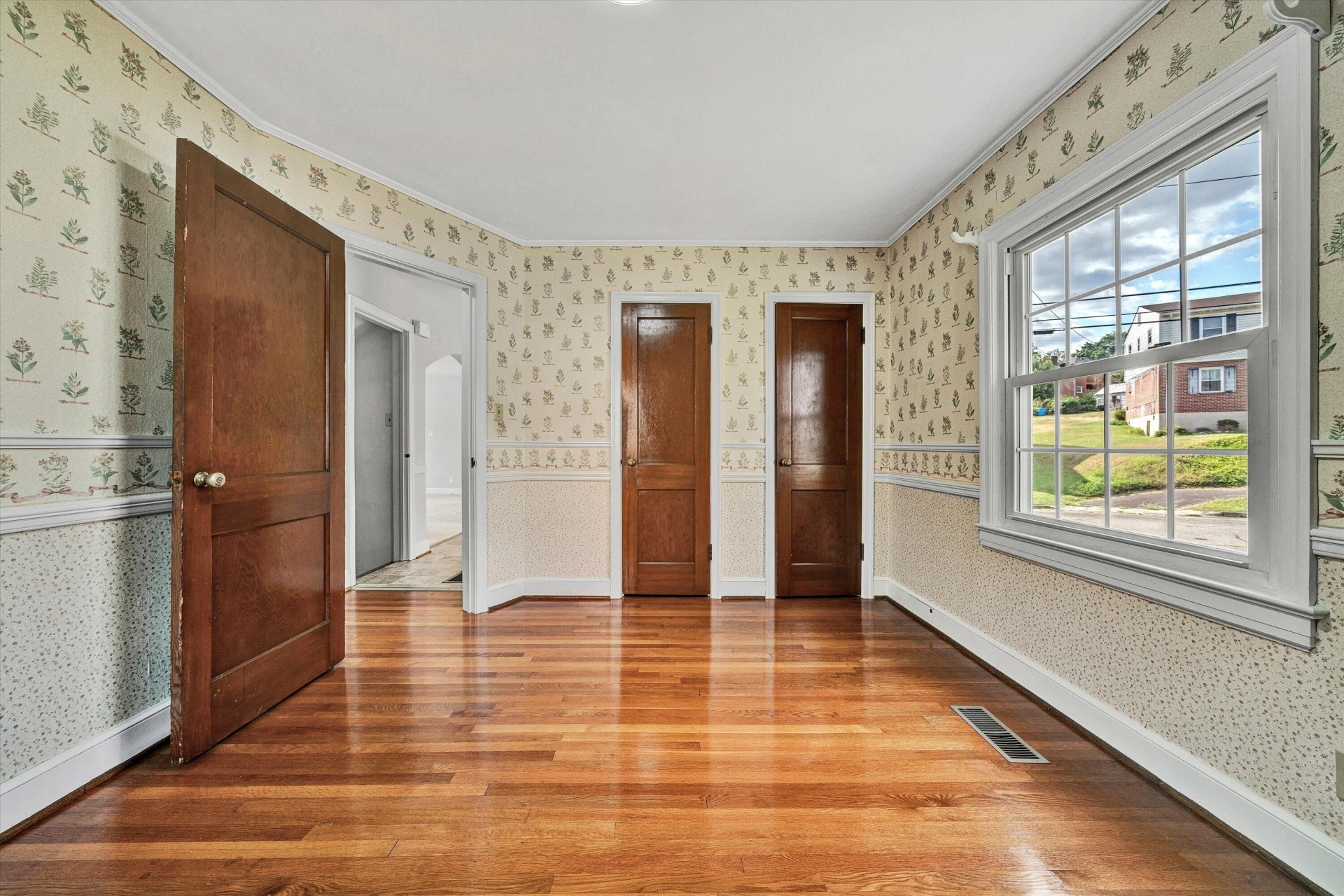 1006 Woodrow AVE SE - Photo 15