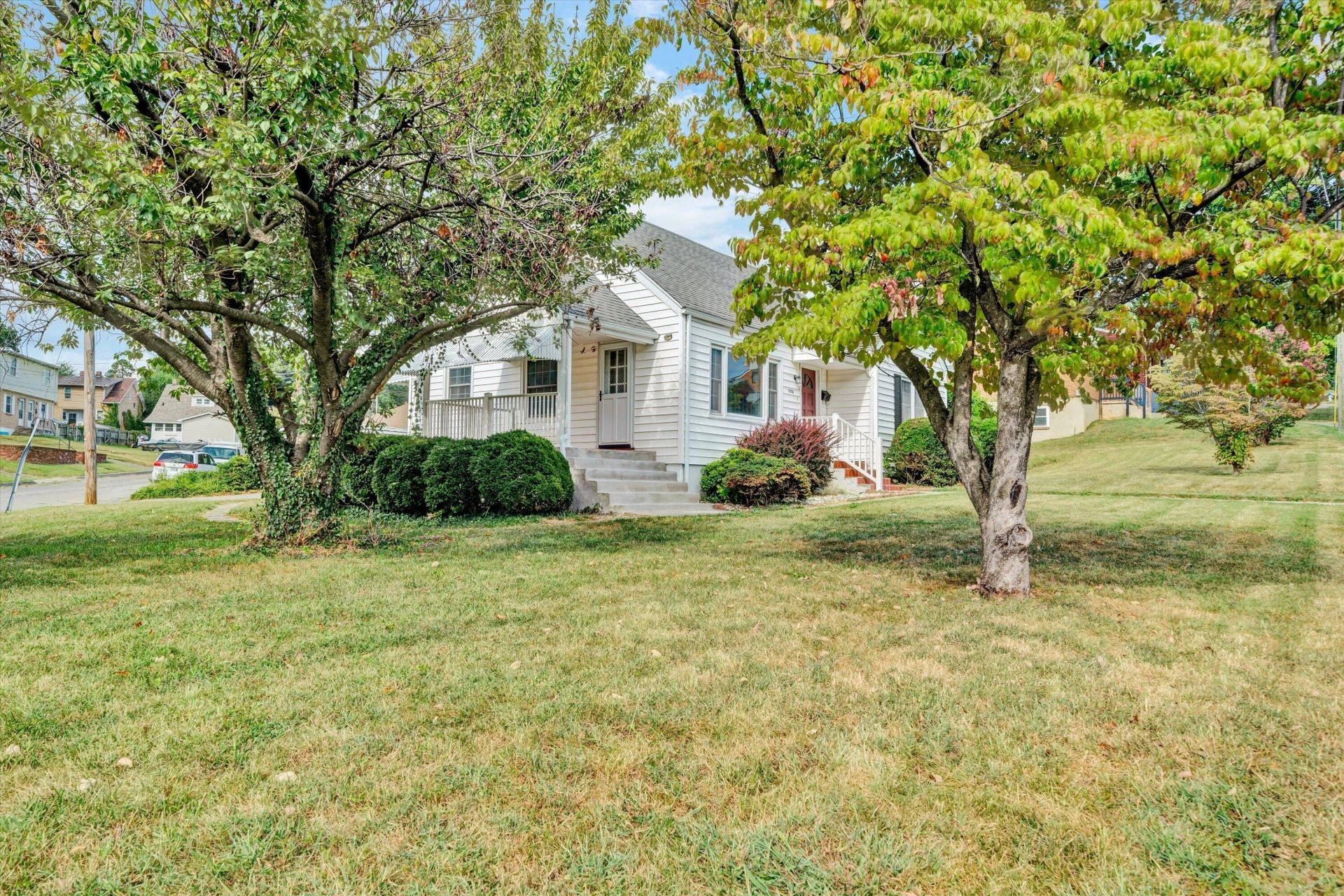 1006 Woodrow AVE SE - Photo 19