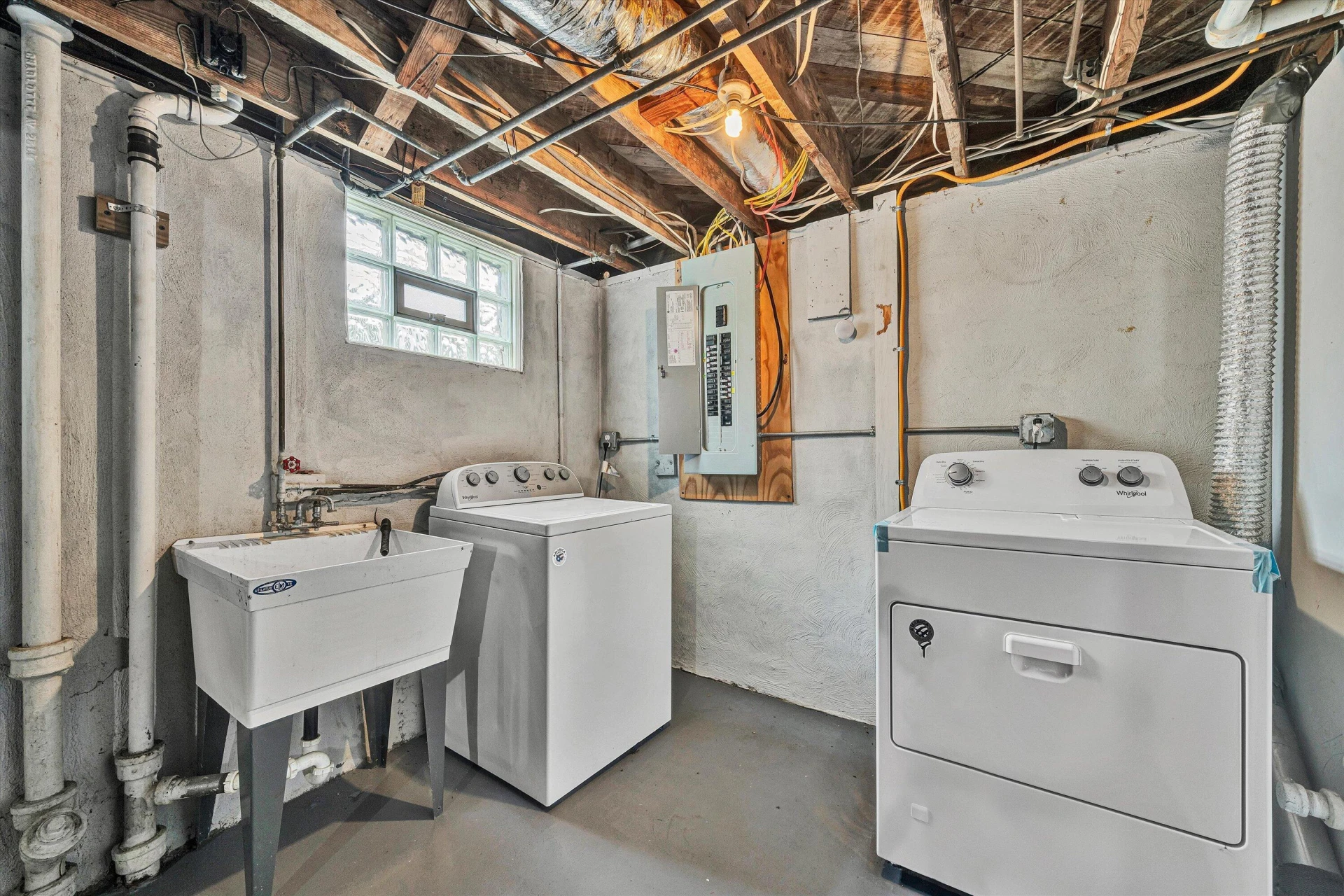 1006 Woodrow AVE SE - Photo 26