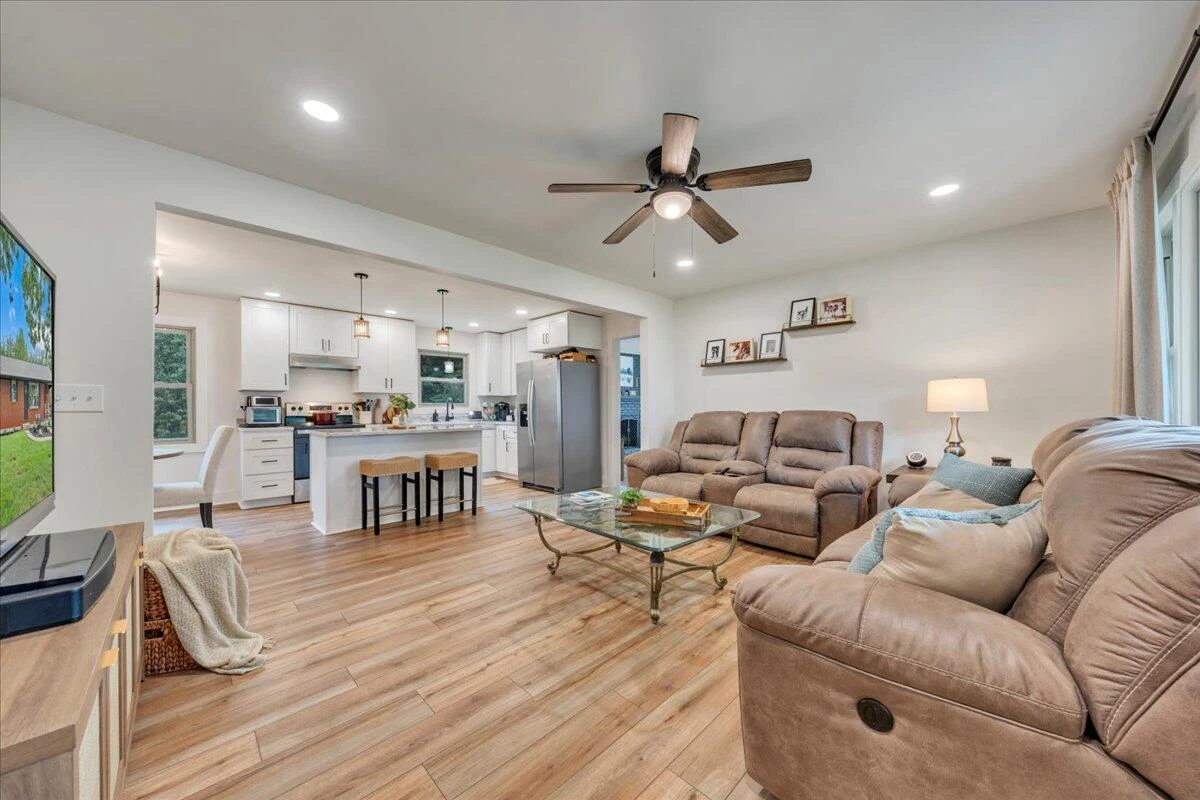 3687 Horseshoe Bend RD - Photo 4