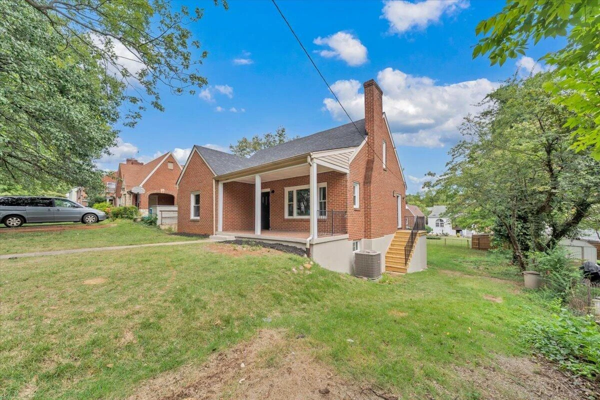 3407 Greenland AVE NW - Photo 4
