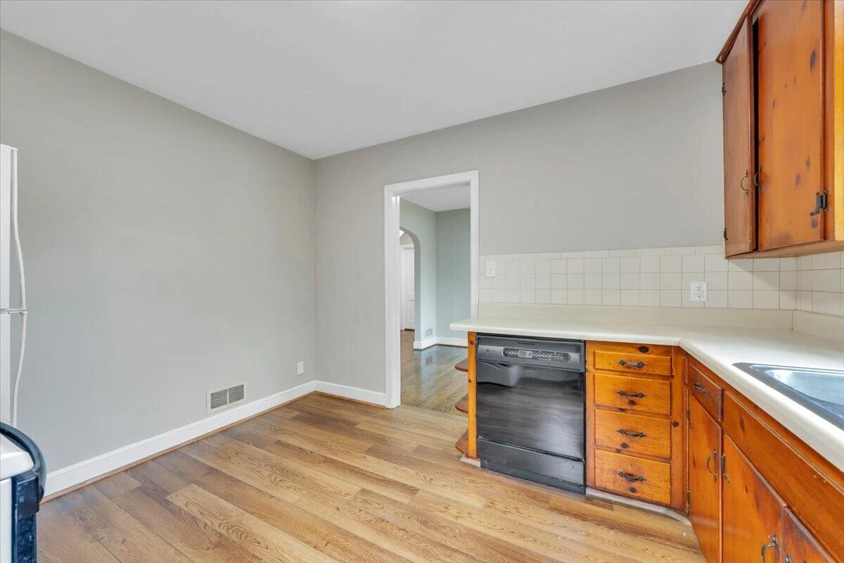 3407 Greenland AVE NW - Photo 15