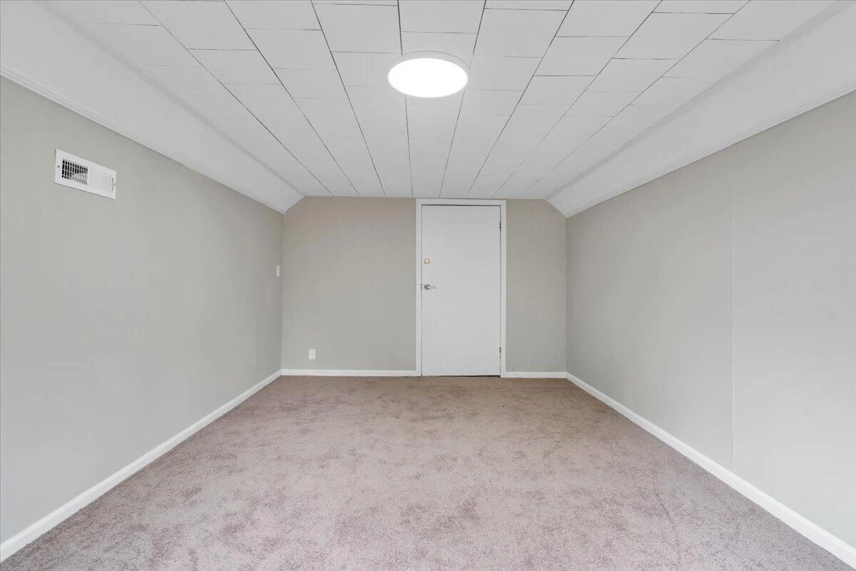 3407 Greenland AVE NW - Photo 22