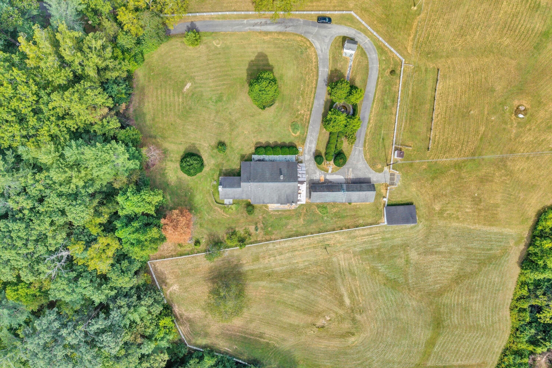 5678 S Roselawn RD - Photo 3
