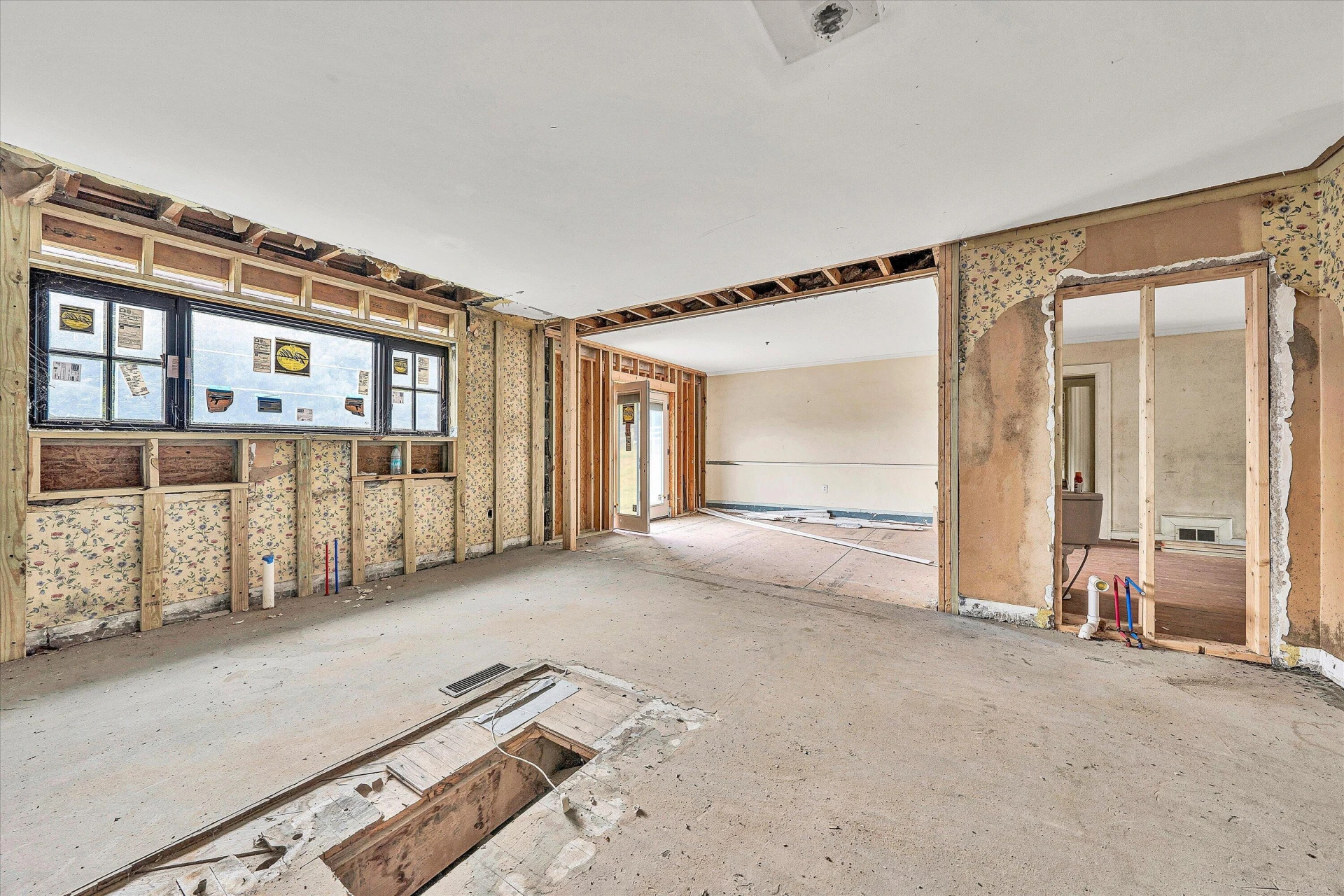 5678 S Roselawn RD - Photo 13