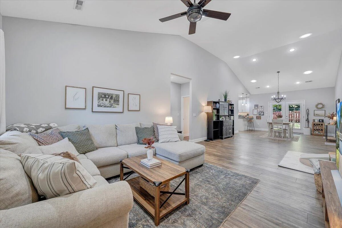 4269 Daugherty RD - Photo 3