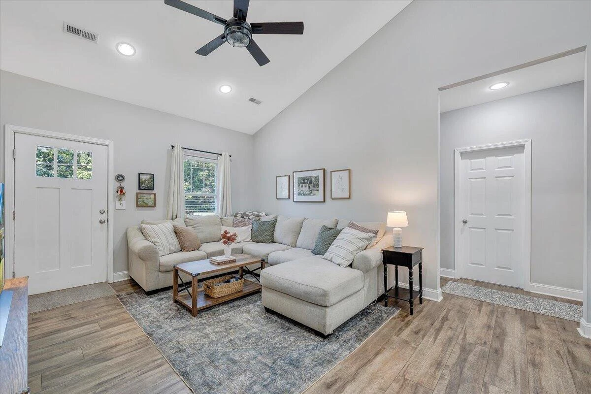 4269 Daugherty RD - Photo 4