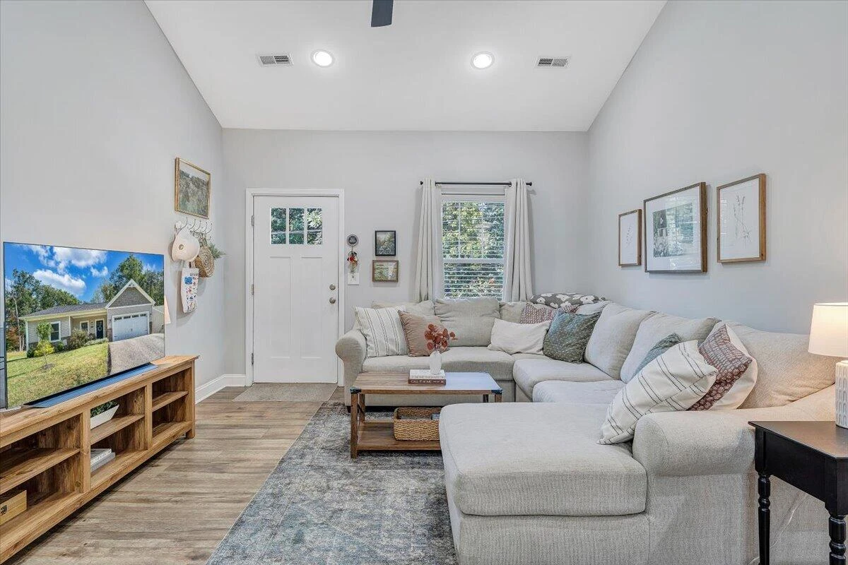 4269 Daugherty RD - Photo 5