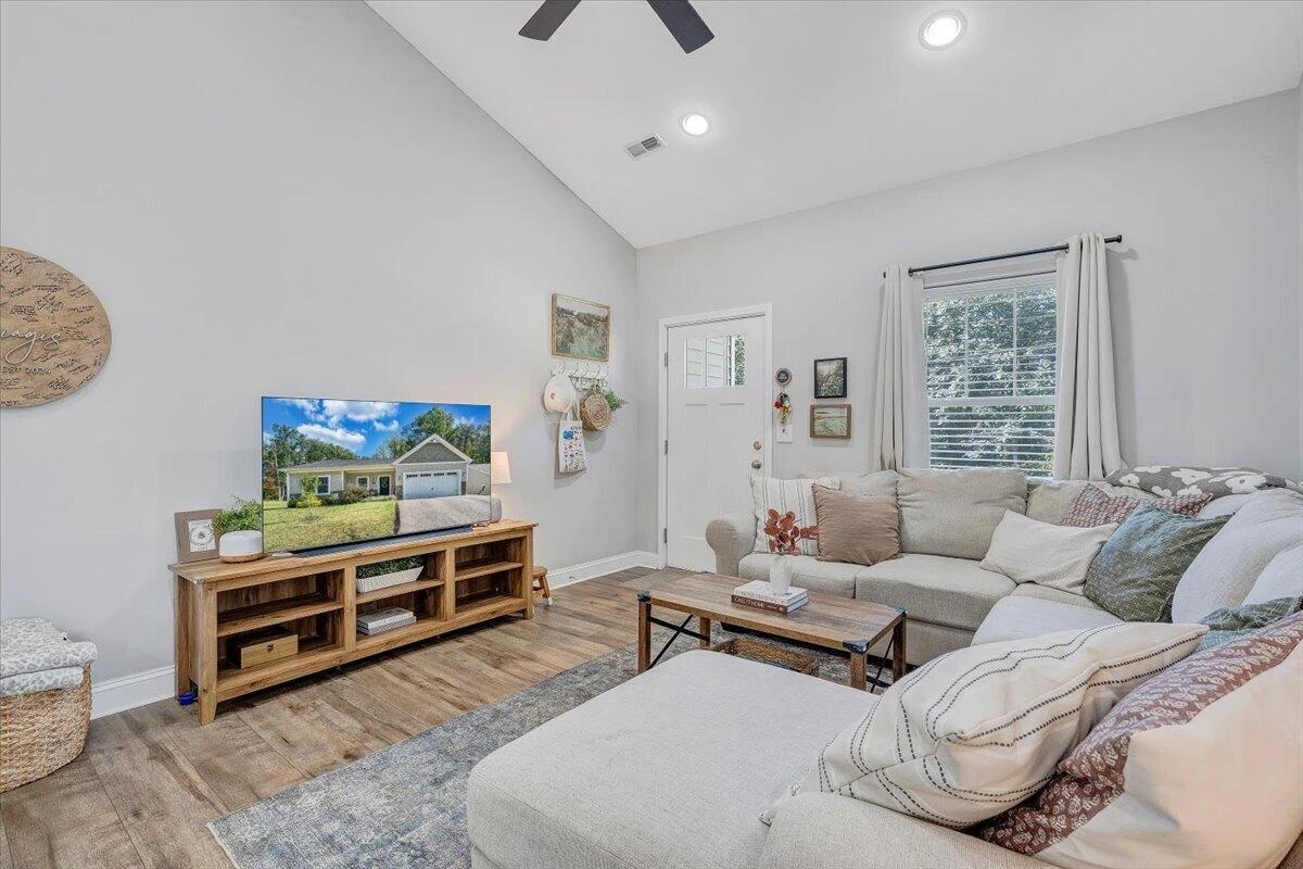 4269 Daugherty RD - Photo 6