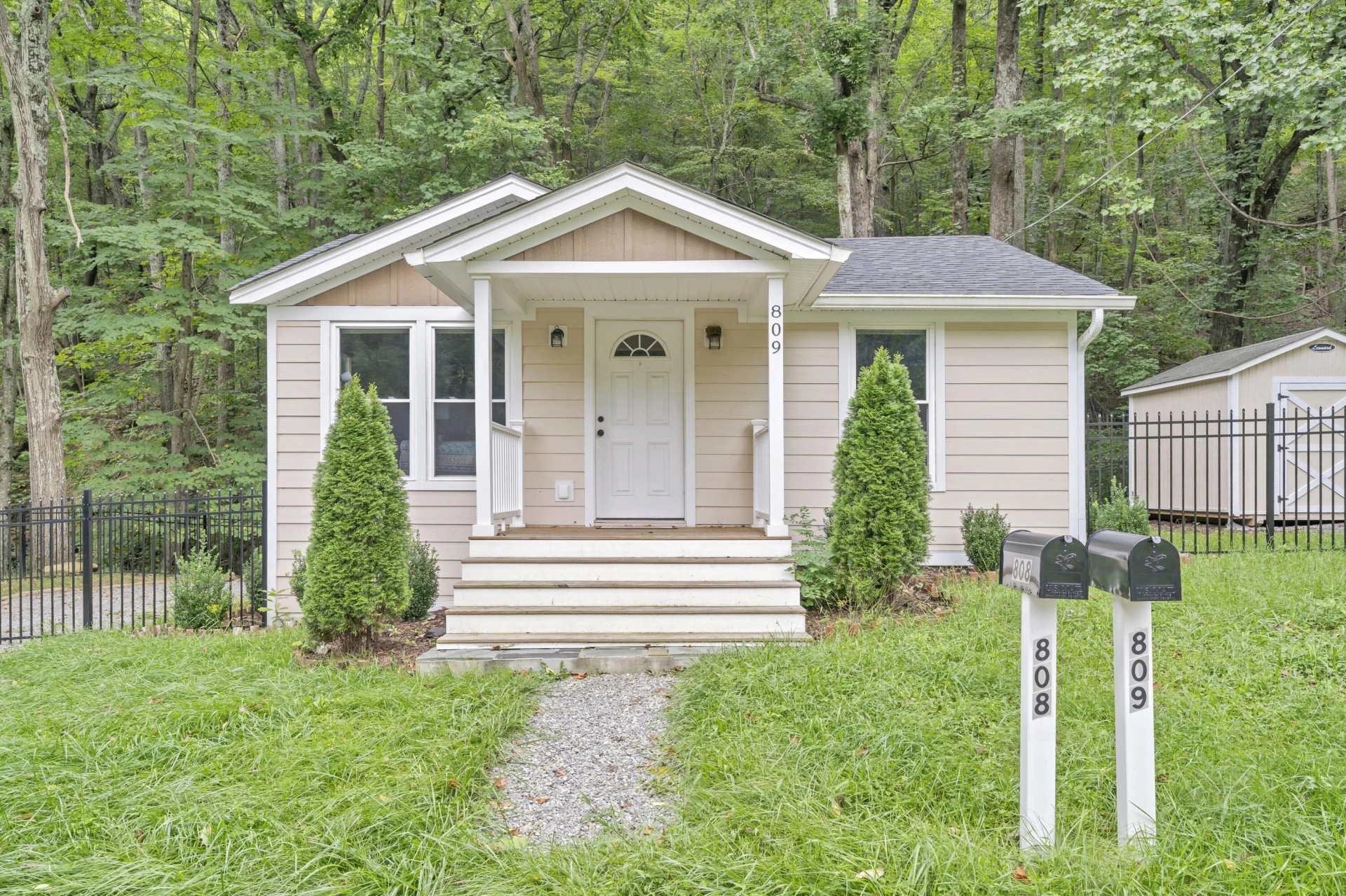 809 John Arthur RD - Photo 3