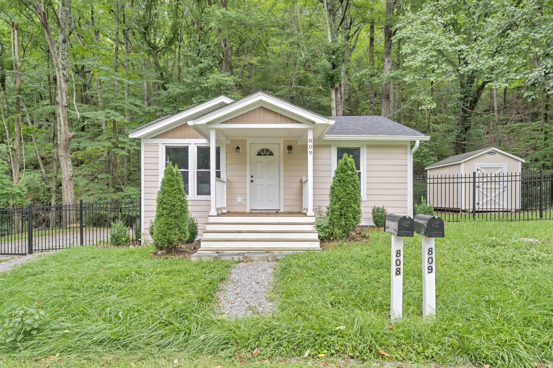 809 John Arthur RD - Photo 4