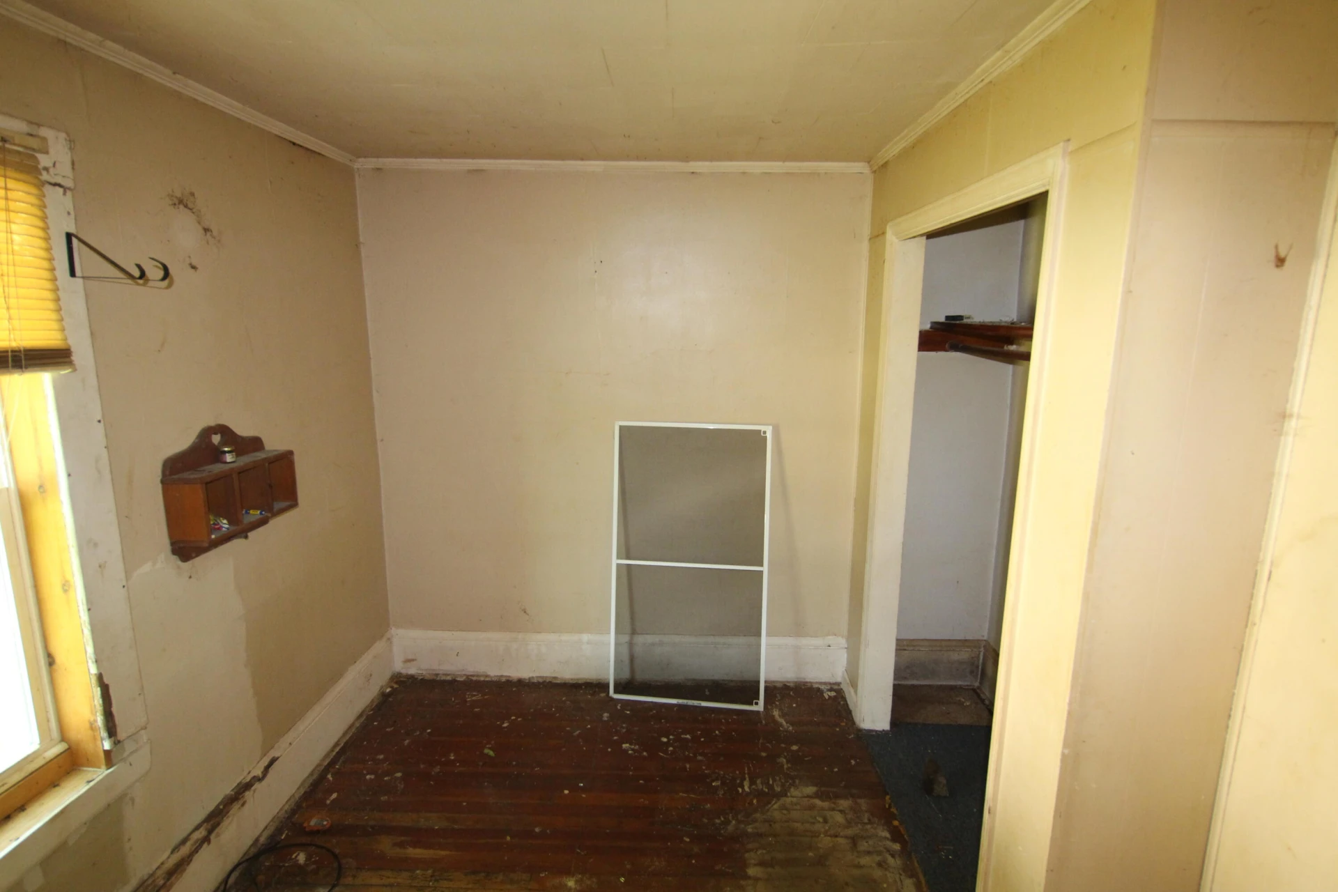 1114 13th ST SE - Photo 4