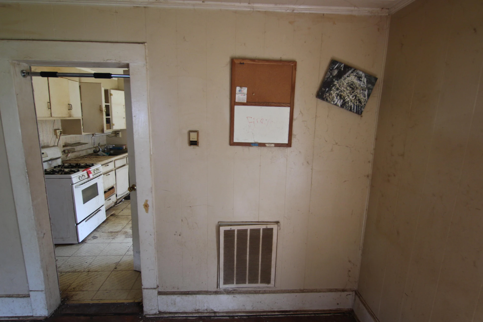 1114 13th ST SE - Photo 6