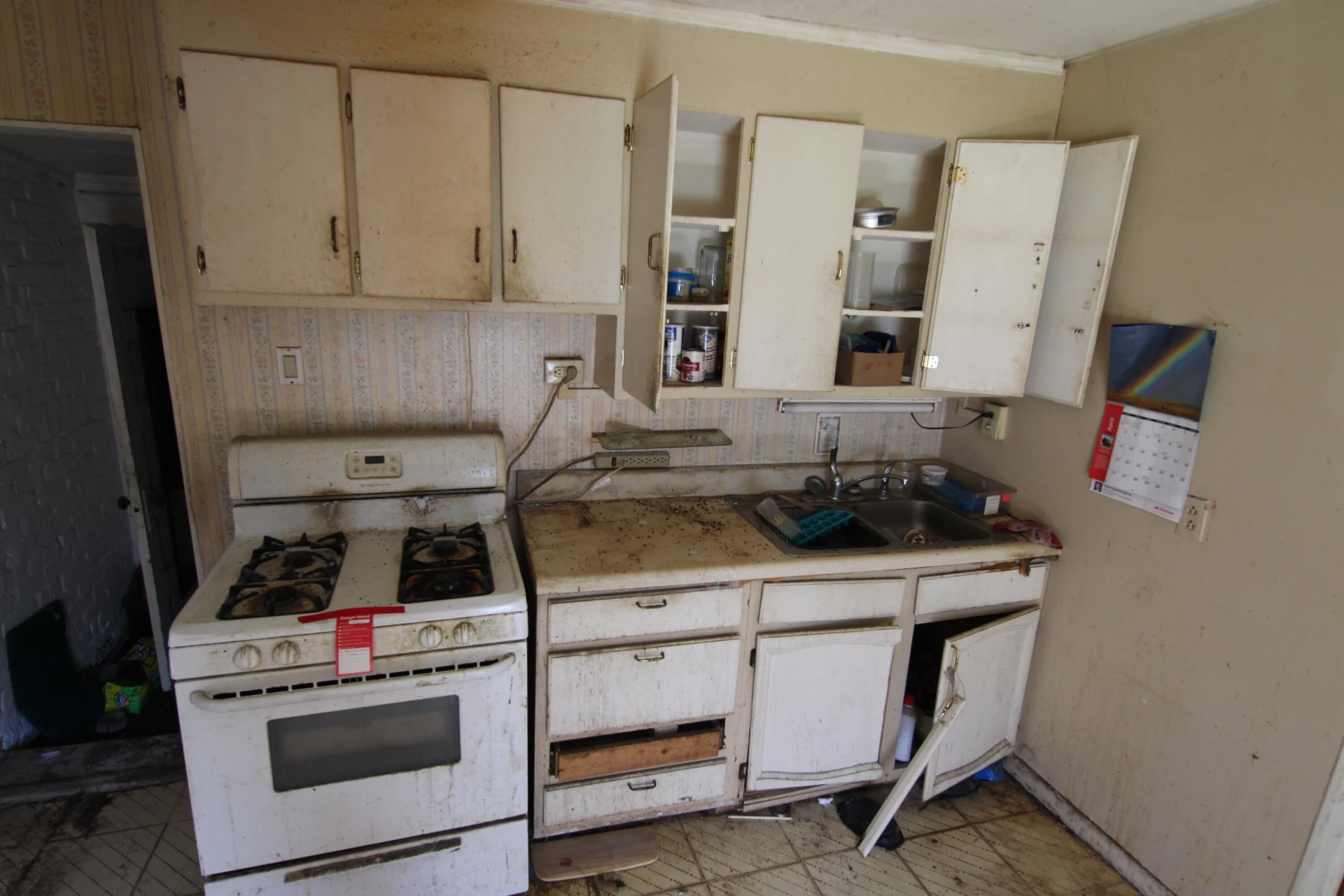 1114 13th ST SE - Photo 7
