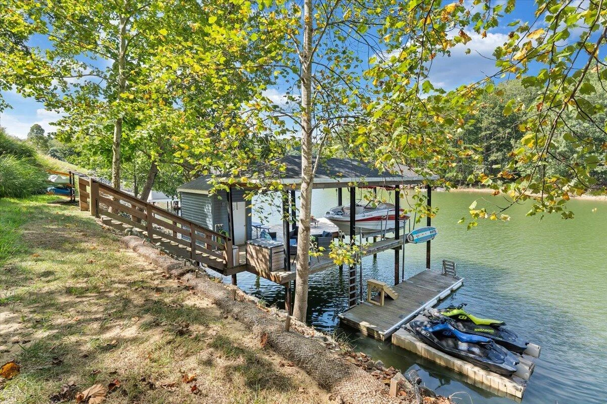41 Old Point RD - Photo 3