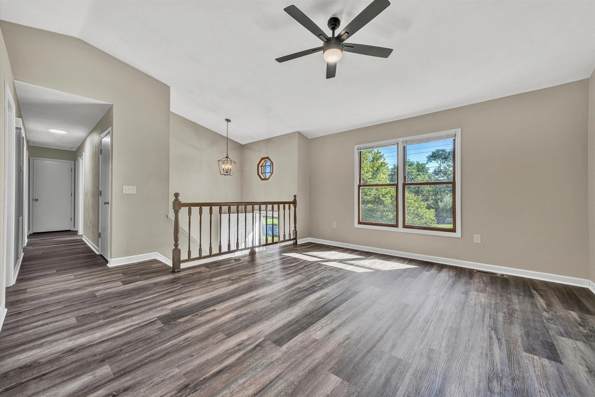 709 Catawba DR - Photo 4