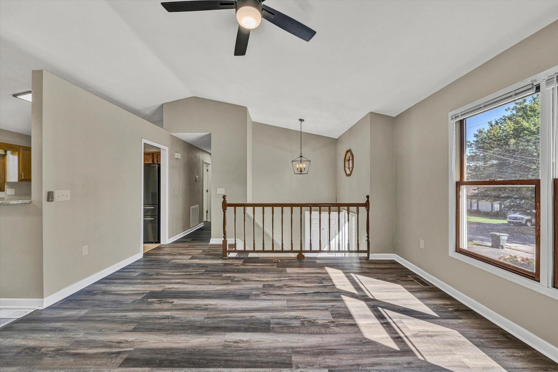 709 Catawba DR - Photo 5