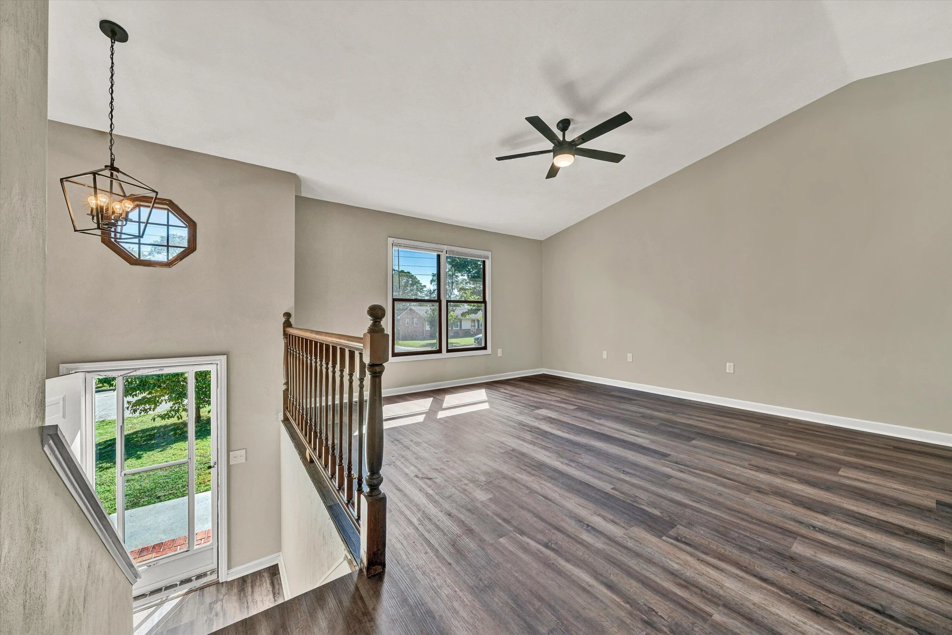 709 Catawba DR - Photo 6
