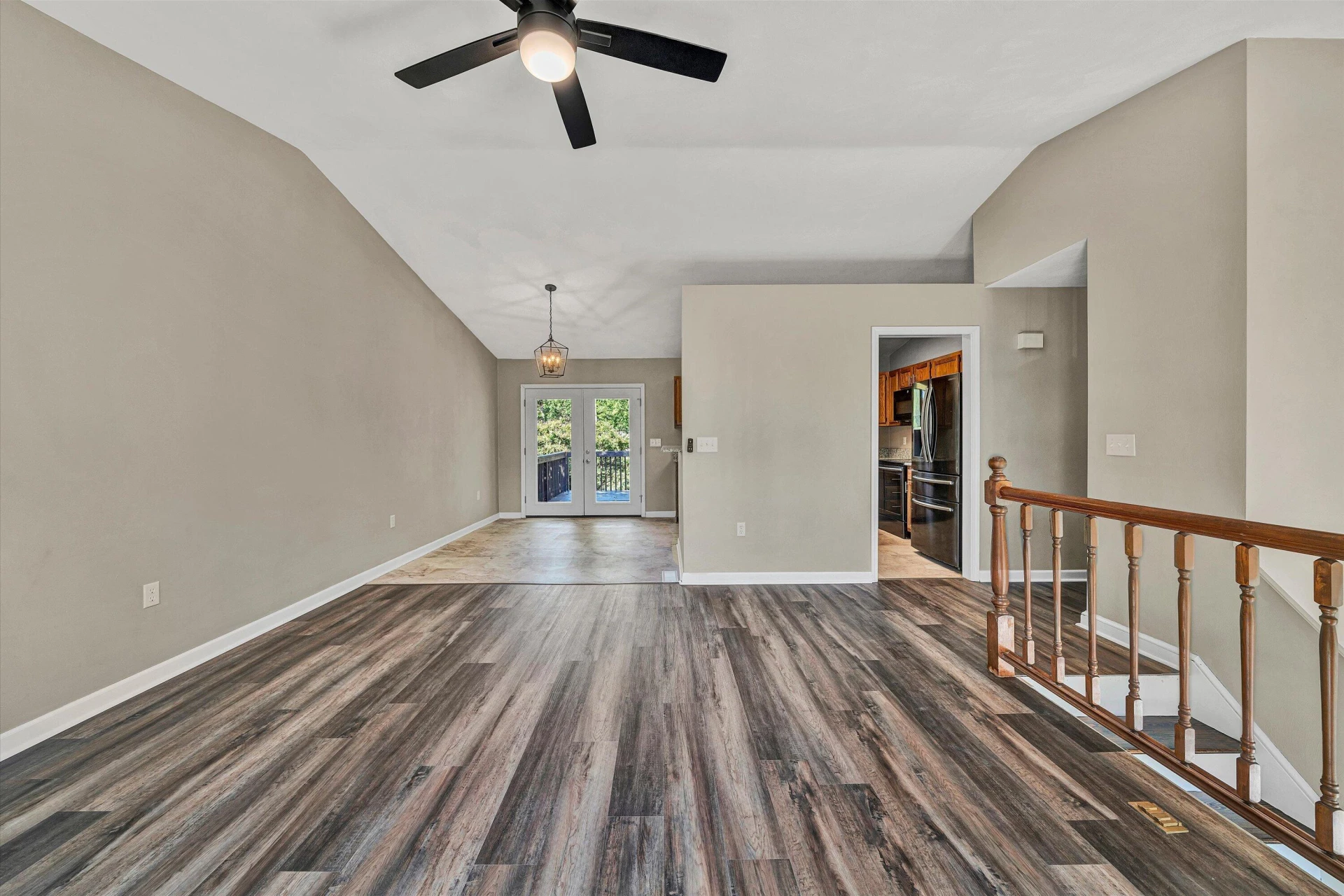 709 Catawba DR - Photo 7