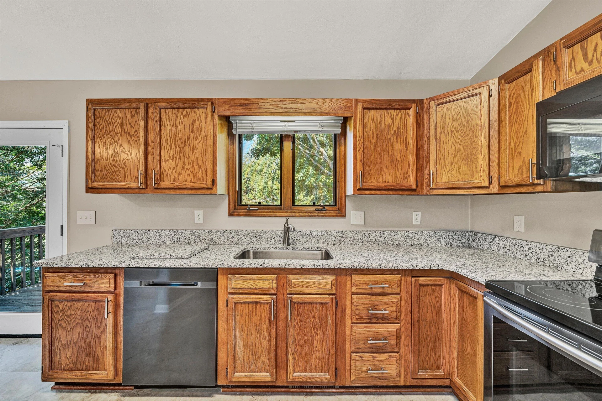 709 Catawba DR - Photo 11