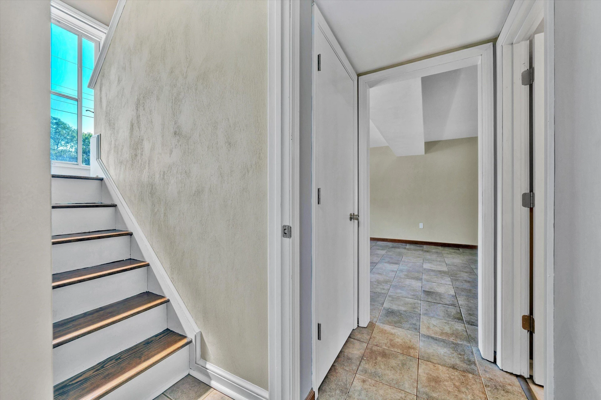 709 Catawba DR - Photo 22