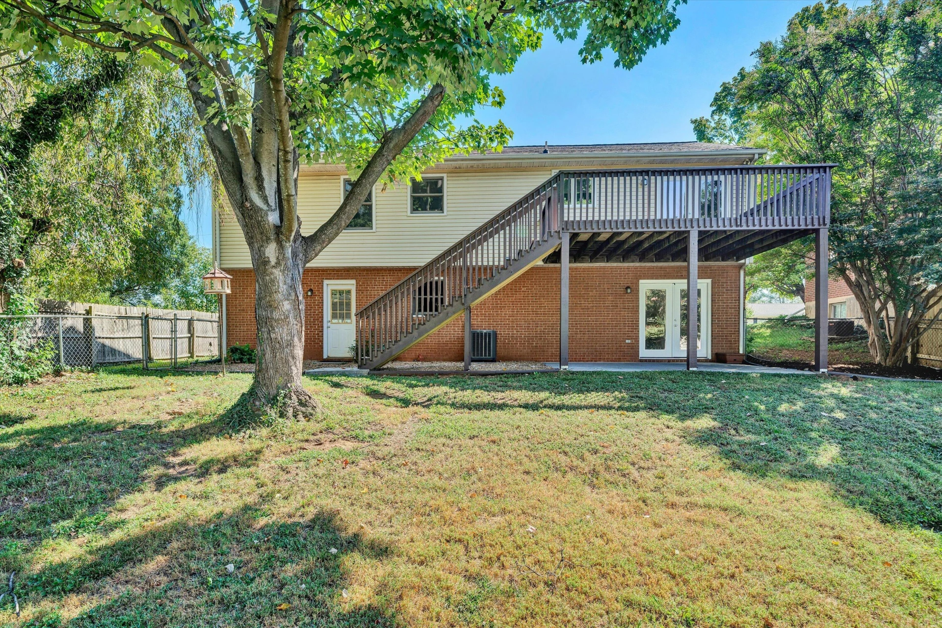 709 Catawba DR - Photo 32