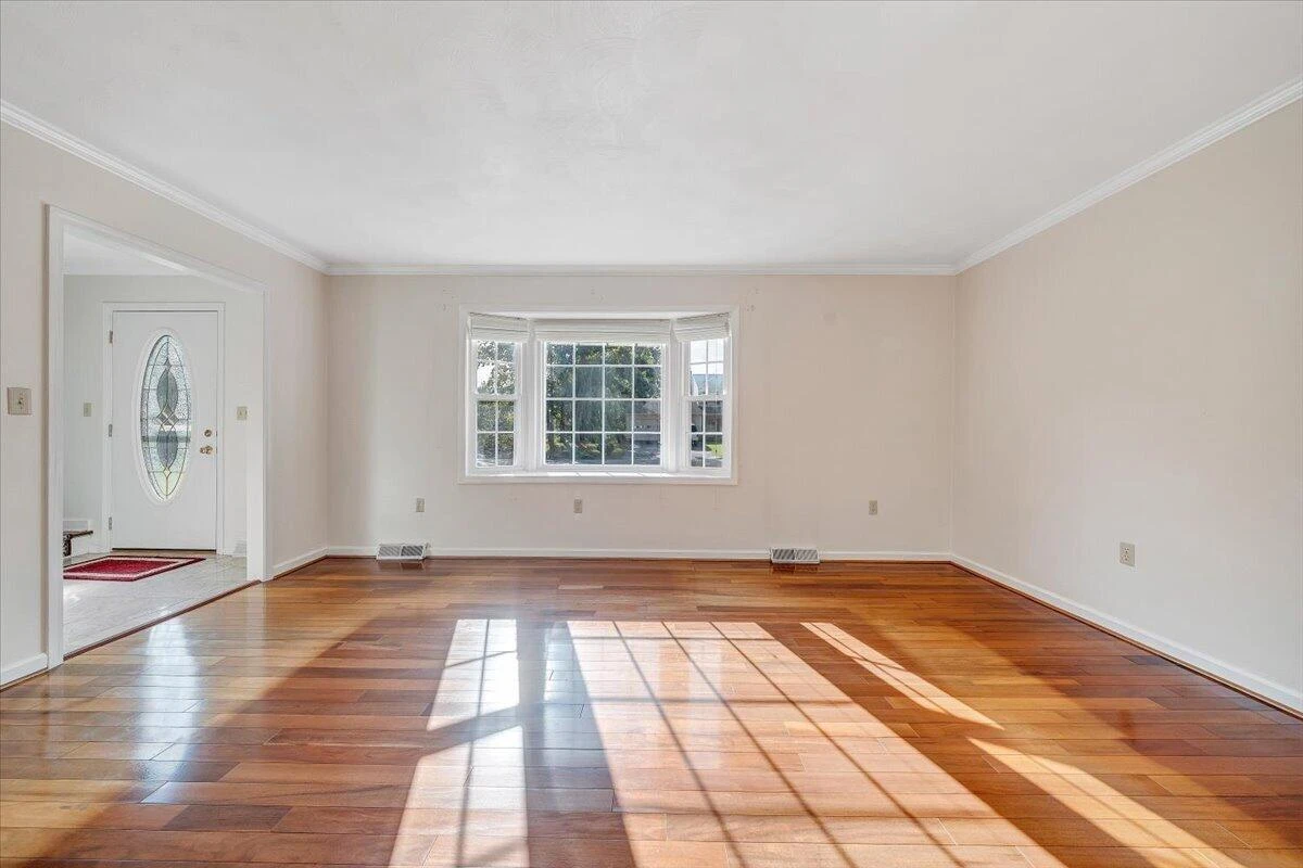 3327 Hollyfield CIR - Photo 8