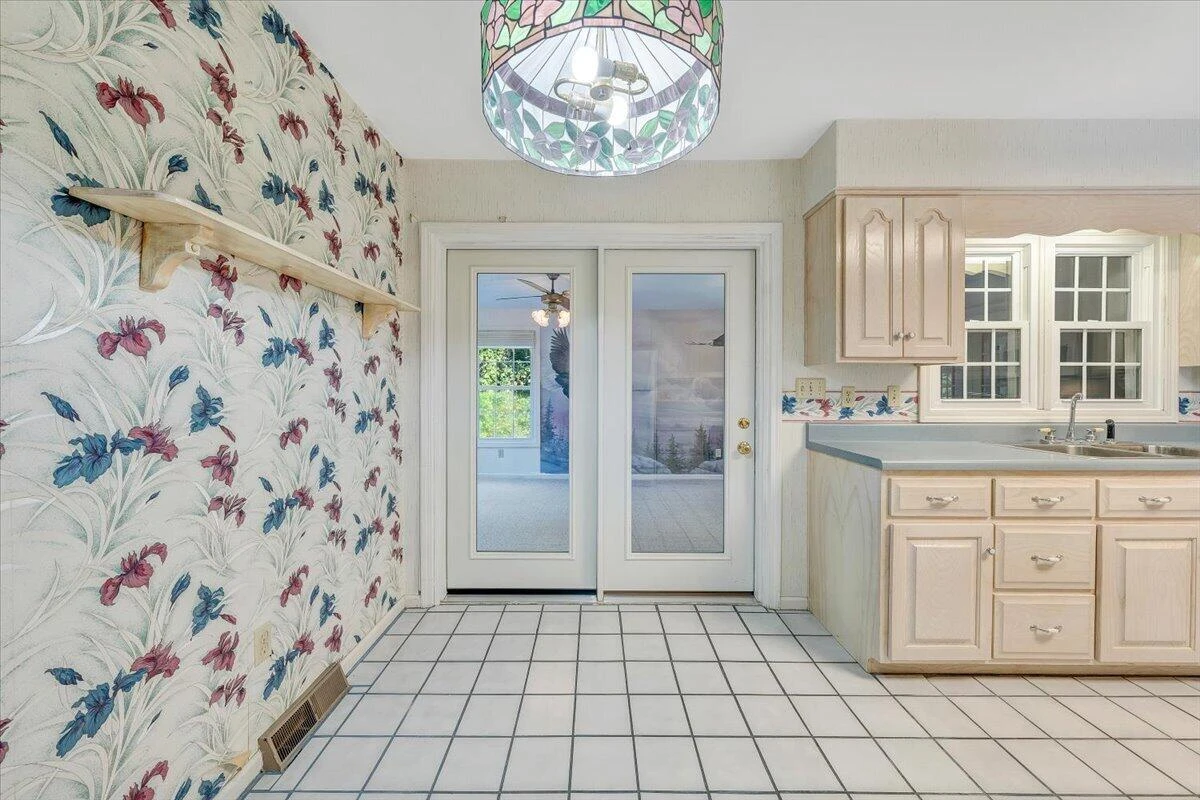 3327 Hollyfield CIR - Photo 14
