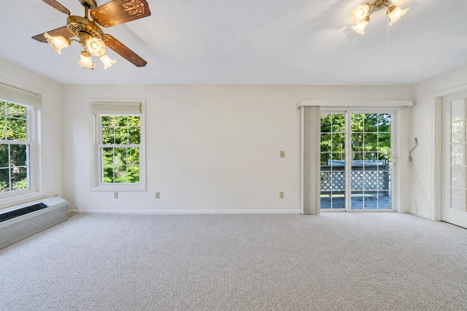 3327 Hollyfield CIR - Photo 21