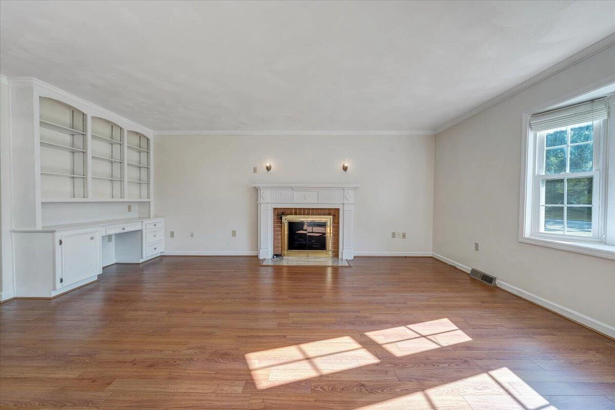 3327 Hollyfield CIR - Photo 26