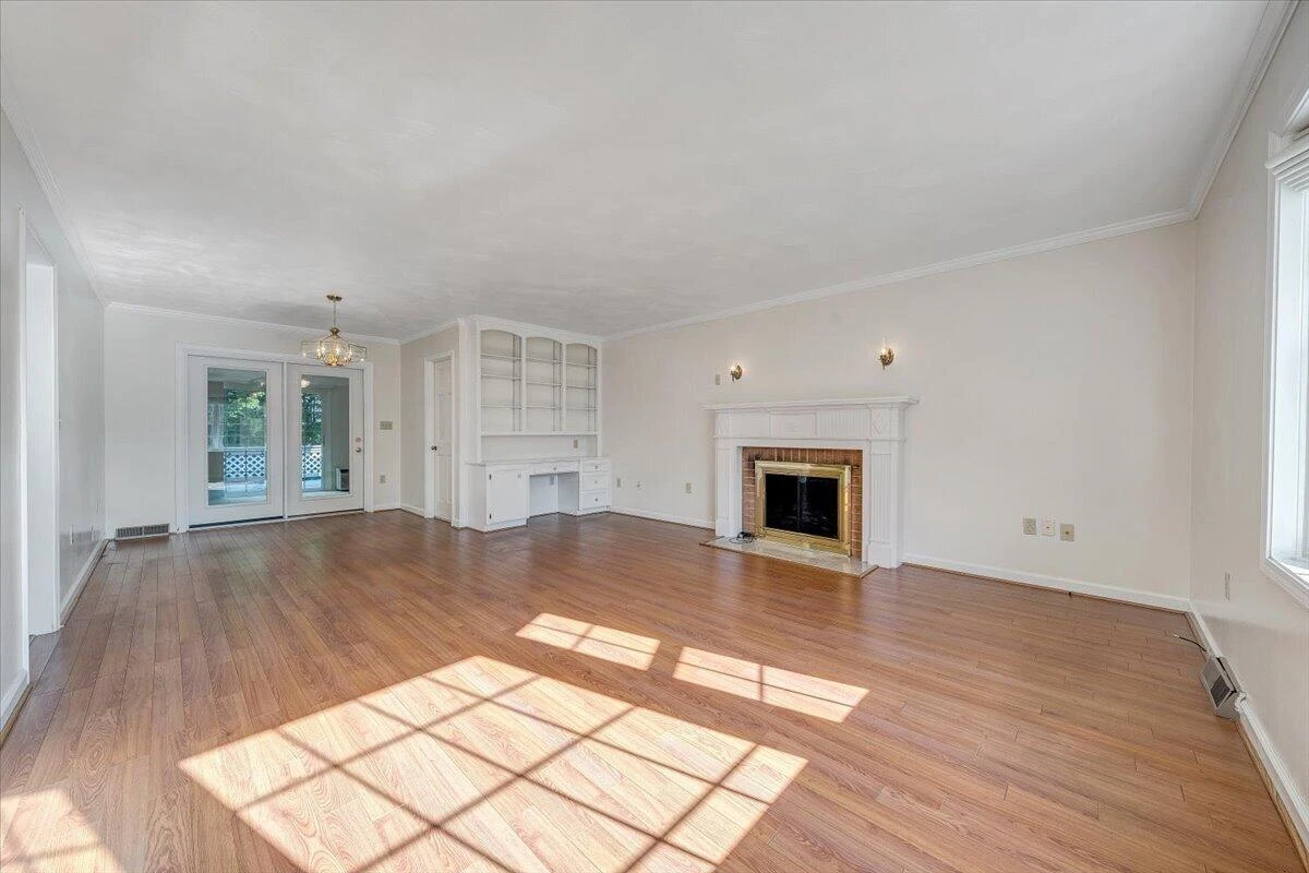 3327 Hollyfield CIR - Photo 28