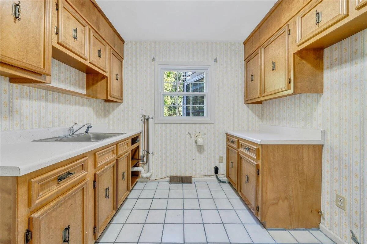 3327 Hollyfield CIR - Photo 31