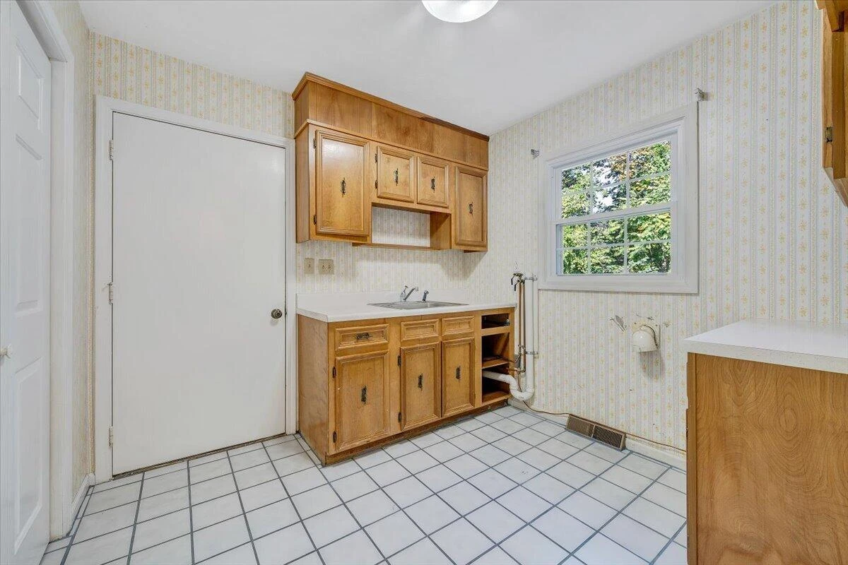3327 Hollyfield CIR - Photo 32