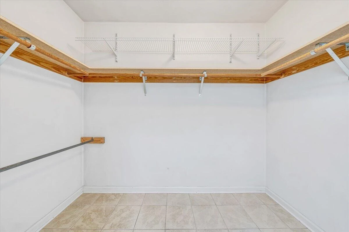 3327 Hollyfield CIR - Photo 41